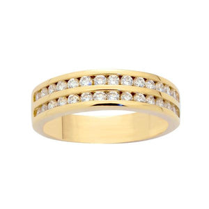 Alliance en or jaune sertie de diamants.-Alliances diamants-Marque:Référence: D1.11Métal: Or jauneTitre: 18 caratsPoids du métal: 4,80 GrType de pierre: Diamant(s)Poids: 0,52 CtForme - taille: Taille brillantCouleur: FPureté: SI1Comment choisir sa taille de doigt:cliquer pour découvrir notre guide des tailles imprimable-DIAM'S- -DIAM'S NC