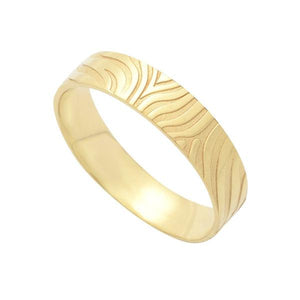 Alliance en or jaune.-Alliance or et argent-Marque:Référence: R.5-L10.26Métal: Or jauneTitre: 18 caratsPoids du métal: 4,40 GrComment choisir sa taille de doigt:cliquer pour découvrir notre guide des tailles imprimable-DIAM'S- -DIAM'S NC