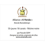 Alliance ruban en or jaune motifs K-YBRIDE largeur 5 mm.-Alliance or et argent-Marque:Référence: R.5-L10.37 60Métal: Or jauneTitre: 18 caratsPoids du métal: 4,20 GrComment choisir sa taille de doigt:cliquer pour découvrir notre guide des tailles imprimable-UMAMEKS- -DIAM'S NC