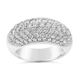 Bague en or blanc sertie de diamants..-Bagues diamants-Marque:Référence: D2.21-OBMétal: Or blancTitre: 18 caratsPoids du métal: 9,70 GrType de pierre: Diamant(s)Poids: 2,01 CtForme - taille: Taille brillantCouleur: FPureté: SI1Comment choisir sa taille de doigt:cliquer pour découvrir notre guide des tailles imprimable-DIAM'S- -DIAM'S NC