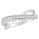 Bague en or blanc sertie de diamants.-Bagues diamants-Marque:Référence: D9.17-OBMétal: Or blancTitre: 18 caratsPoids du métal: 3,60 GrType de pierre: Diamant(s)Poids: 0,11 CtForme - taille: Taille brillantCouleur: FPureté: SI1Comment choisir sa taille de doigt:cliquer pour découvrir notre guide des tailles imprimable-DIAM'S- -DIAM'S NC