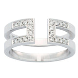 Bague en or blanc sertie de diamants.-Bagues diamants-Marque:Référence: D9.76-OBMétal: Or blancTitre: 18 caratsPoids du métal: 5,60 GrType de pierre: Diamant(s)Poids: 0,20 CtForme - taille: Taille brillantCouleur: FPureté: SI1Comment choisir sa taille de doigt:cliquer pour découvrir notre guide des tailles imprimable-DIAM'S- -DIAM'S NC