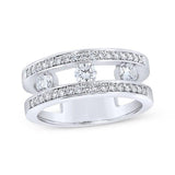 Bague en or blanc sertie de diamants.-Bagues diamants-Marque:Référence: D9.176-OBMétal: Or blancTitre: 18 caratsPoids du métal: 7,90 GrType de pierre: Diamant(s)Poids: 0,45 CtForme - taille: Taille brillantCouleur: FPureté: SI1Type de pierre (2): Diamant(s)Poids (2): 0,34 CtForme - taille (2): Taille brillantCouleur (2): FPureté (2): SI1Comment choisir sa taille de doigt:cliquer pour découvrir notre guide des tailles imprimable-DIAM'S- -DIAM'S NC