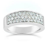 Bague en or blanc sertie de diamants.-Bagues diamants-Marque:Référence: D2.13-OBMétal: Or blancTitre: 18 caratsPoids du métal: 6,70 GrType de pierre: Diamant(s)Poids: 0,66 CtForme - taille: Taille brillantCouleur: FPureté: SI1Comment choisir sa taille de doigt:cliquer pour découvrir notre guide des tailles imprimable-DIAM'S- -DIAM'S NC