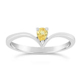 Bague en or blanc sertie d'un saphir.-Bagues pierres précieuses-Marque: Référence: 0.400-OB-SAJMétal: Or blancTitre: 18 caratsPoids du métal: 1,40 GrType de pierre: Saphir(s)Poids: 0,20 CtForme - taille: Taille poireCouleur: Jaune Comment choisir sa taille de doigt:cliquer pour découvrir notre guide des tailles imprimable-DIAM'S- -DIAM'S NC