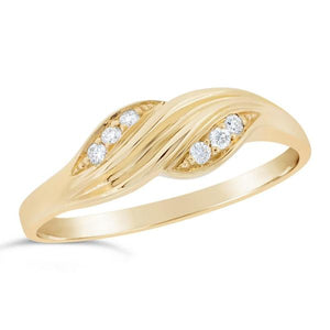 Bague en or jaune sertie de diamants.-Bagues diamants-Marque:Référence: 0.600/BTMétal: Or jauneTitre: 18 caratsPoids du métal: 1,80 GrType de pierre: Diamant(s)Poids: 0,06 CtForme - taille: Taille brillantCouleur: FPureté: SI1Comment choisir sa taille de doigt:cliquer pour découvrir notre guide des tailles imprimable-DIAM'S- -DIAM'S NC