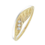 Bague en or jaune sertie de diamants.-Bagues diamants-Marque:Référence: 2.18-BTMétal: Or jauneTitre: 18 caratsPoids du métal: 1,30 GrType de pierre: Diamant(s)Poids: 0,03 CtForme - taille: Taille brillantCouleur: FPureté: SI1Comment choisir sa taille de doigt:cliquer pour découvrir notre guide des tailles imprimable-DIAM'S- -DIAM'S NC