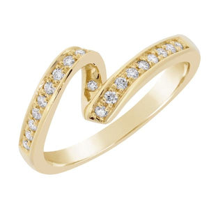 Bague en or jaune sertie de diamants.-Bagues diamants-Marque:Référence: 0.990Métal: Or jauneTitre: 18 caratsPoids du métal: 3,80 GrType de pierre: Diamant(s)Poids: 0,19 CtForme - taille: Taille brillantCouleur: FPureté: SI1Comment choisir sa taille de doigt:cliquer pour découvrir notre guide des tailles imprimable-DIAM'S- -DIAM'S NC