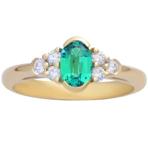 Bague en or jaune sertie d'une émeraude de laboratoire et de diamants.-Bagues pierres précieuses-Marque:Référence: D9.116-EMLABMétal: Or jauneTitre: 18 caratsPoids du métal: 3,60 GrType de pierre: Emeraude de laboratoirePoids: 0,50 CtForme - taille: Taille ovaleCouleur: VertType de pierre (2): Diamant(s)Poids (2): 0,18 CtForme - taille (2): Taille brillantCouleur (2): FPureté (2): SI1FIComment choisir sa taille de doigt:cliquer pour découvrir notre guide des tailles imprimable-DIAM'S- -DIAM'S NC