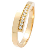 Bague en or jaune sertis de diamants.-Bagues diamants-Marque:Référence: D9.14Métal: Or jauneTitre: 18 caratsPoids du métal: 3,30 GrType de pierre: Diamant(s)Poids: 0,08 CtForme - taille: Taille brillantCouleur: FPureté: SI1Comment choisir sa taille de doigt:cliquer pour découvrir notre guide des tailles imprimable-DIAM'S- -DIAM'S NC
