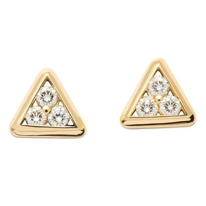 Boucles d'oreille en or jaune serties de diamants.-Boucles d'oreilles diamants-Marque:Référence: D6.11Métal: Or jauneTitre: 18 caratsPoids du métal: 1,00 GrType de pierre: Diamant(s)Poids: 0,12 CtForme - taille: Taille brillantCouleur: FPureté: SI1-DIAM'S- -DIAM'S NC