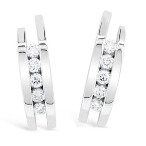 Boucles d'oreilles en or blanc 18 carats 10 diamants de 0,02 carat couleur F pureté SI1-Boucles d'oreilles diamants-Marque:Référence: D6.30-OBMétal: Or blancTitre: 18 caratsPoids du métal: 2,00 GrPoids: 0,20 Ct-DIAM'S- -DIAM'S NC