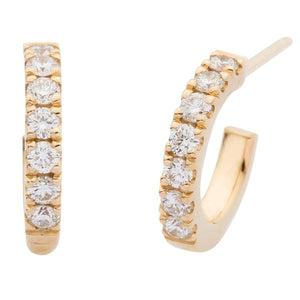 Boucles d'oreilles en or jaune serties de diamants.-Boucles d'oreilles diamants-Marque:Référence: D6.78Métal: Or jauneTitre: 18 caratsPoids du métal: 1,00 GrType de pierre: Diamant(s)Poids: 0,28 CtForme - taille: Taille brillantCouleur: FPureté: SI1-DIAM'S- -DIAM'S NC