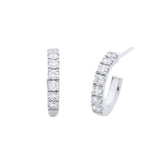 Demi-créoles en or blanc serties de diamants.-Boucles d'oreilles diamants-Marque:Référence: D6.78-OBMétal: Or blancTitre: 18 caratsPoids du métal: 1,70 GrType de pierre: Diamant(s)Poids: 0,28 CtForme - taille: Taille brillantCouleur: FPureté: SI1-DIAM'S- -DIAM'S NC