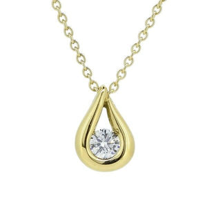 Pendentif en or jaune serti de diamant-Pendentifs & Colliers diamants-Marque:Référence: 3.908Métal: Or jauneTitre: 18 caratsPoids du métal: 1,95 GrType de pierre: Diamant(s)Poids: 0,10 CtForme - taille: Taille brillantCouleur: FPureté: SI1-DIAM'S- -DIAM'S NC