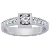 Solitaire en or blanc serti de diamants.-Solitaires accompagnés-Marque:Référence: D0.36-OBMétal: Or blancTitre: 18 caratsPoids du métal: 3,70 GrType de pierre: Diamant(s)Poids: 0,30 CtForme - taille: Taille brillantCouleur: FPureté: SI1Type de pierre (2): Diamant(s)Poids (2): 0,22 CtForme - taille (2): Taille brillantCouleur (2): FPureté (2): SI1Comment choisir sa taille de doigt:cliquer pour découvrir notre guide des tailles imprimable-DIAM'S- -DIAM'S NC