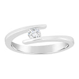 Solitaire en or blanc serti d'un diamant.-Solitaires-Marque:Référence: D0.41-OBMétal: Or blancTitre: 18 caratsPoids du métal: 3,20 GrType de pierre: Diamant(s)Poids: 0,15 CtForme - taille: Taille brillantCouleur: FPureté: SI1Comment choisir sa taille de doigt:cliquer pour découvrir notre guide des tailles imprimable-DIAM'S- -DIAM'S NC