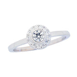 Solitaire en or blanc sertie de diamants.-Solitaires accompagnés-Marque:Référence: D9.173-OBMétal: Or blancTitre: 18 caratsPoids du métal: 2,40 GrType de pierre: Diamant(s)Poids: 0,15 CtForme - taille: Taille brillantCouleur: FPureté: SI1Type de pierre (2): Diamant(s)Poids (2): 0,13 CtForme - taille (2): Taille brillantCouleur (2): FPureté (2): SI1Comment choisir sa taille de doigt:cliquer pour découvrir notre guide des tailles imprimable-DIAM'S- -DIAM'S NC