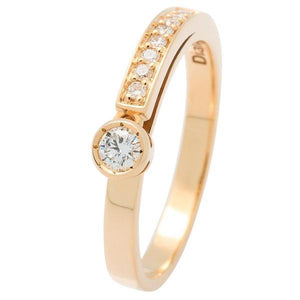 Solitaire en or jaune serti de diamants.-Solitaires accompagnés-Marque:Référence: D0.18Métal: Or jauneTitre: 18 caratsPoids du métal: 2,90 GrType de pierre: Diamant(s)Poids: 0,18 CtForme - taille: Taille brillantCouleur: FPureté: SI1Type de pierre (2): Diamant(s)Poids (2): 0,10 CtForme - taille (2): Taille brillantCouleur (2): FPureté (2): SI1Comment choisir sa taille de doigt:cliquer pour découvrir notre guide des tailles imprimable-DIAM'S- -DIAM'S NC