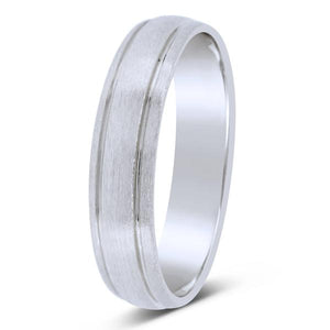 Alliance en or blanc brossée avec deux rainures-Alliance or et argent-Marque:Référence: D1.88-OB-BROMétal: Or blancTitre: 18 caratsPoids du métal: 4,00 GrComment choisir sa taille de doigt:cliquer pour découvrir notre guide des tailles imprimable-DIAM'S- -DIAM'S NC