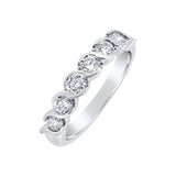 Alliance en or blanc sertie de diamants.-Alliances diamants-Marque:Référence: D1.27-OBMétal: Or blancTitre: 18 caratsPoids du métal: 3,90 GrType de pierre: Diamant(s)Poids: 0,60 CtForme - taille: Taille brillantCouleur: FPureté: SI1Comment choisir sa taille de doigt:cliquer pour découvrir notre guide des tailles imprimable-DIAM'S- -DIAM'S NC