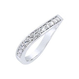 Alliance en or blanc sertie de diamants.-Alliances diamants-Marque:Référence: D1.52-OBMétal: Or blancTitre: 18 caratsPoids du métal: 2,00 GrType de pierre: Diamant(s)Poids: 0,24 CtForme - taille: Taille brillantCouleur: FPureté: SI1Comment choisir sa taille de doigt:cliquer pour découvrir notre guide des tailles imprimable-DIAM'S- -DIAM'S NC