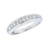 Alliance en or blanc sertie de diamants.-Alliances diamants-Marque:Référence: D1.81-OBMétal: Or blancTitre: 18 caratsPoids du métal: 3,40 GrType de pierre: Diamant(s)Poids: 0,22 CtForme - taille: Taille brillantCouleur: FPureté: SI1Type de pierre (2): Diamant(s)Poids (2): 0,18 CtForme - taille (2): Taille brillantCouleur (2): FPureté (2): SI1Comment choisir sa taille de doigt:cliquer pour découvrir notre guide des tailles imprimable-DIAM'S- -DIAM'S NC