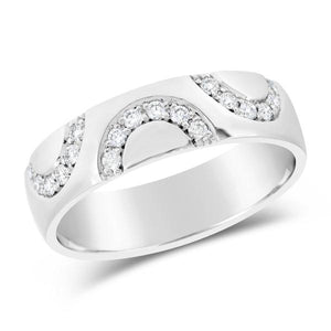 Alliance en or blanc sertie de diamants.-Alliances diamants-Marque:Référence: D1.95-OBMétal: Or blancTitre: 18 caratsPoids du métal: 4,40 GrType de pierre: Diamant(s)Poids: 0,18 CtForme - taille: Taille brillantCouleur: FPureté: SI1Comment choisir sa taille de doigt:cliquer pour découvrir notre guide des tailles imprimable-DIAM'S- -DIAM'S NC