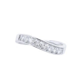 Alliance or blanc sertie de diamants.-Alliances diamants-Marque:Référence: D1.50-OBMétal: Or blancTitre: 18 caratsPoids du métal: 3,30 GrType de pierre: Diamant(s)Poids: 0,33 CtForme - taille: Taille brillantCouleur: FPureté: SI1Comment choisir sa taille de doigt:cliquer pour découvrir notre guide des tailles imprimable-DIAM'S- -DIAM'S NC