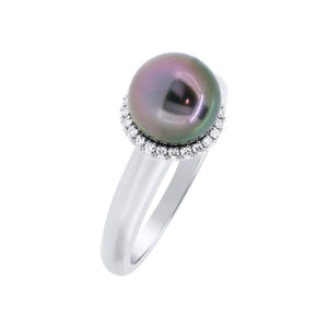 Bague en or blanc sertie de diamants. 1 perle de Tahiti ronde A 8.6/9.5mm-Bagues perle et diamant-Marque:Référence: D7.45-299-OBMétal: Titre: Poids du métal: 4,00 GrType de pierre: Diamant(s)Poids: 0,07 CtForme - taille: Taille brillantCouleur: FPureté: SI1Comment choisir sa taille de doigt:cliquer pour découvrir notre guide des tailles imprimable-DIAM'S- D7.45-299-OB-DIAM'S NC