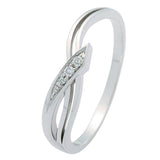 Bague en or blanc sertie de diamants.-Bagues diamants-Marque:Référence: D9.75-OBMétal: Or blancTitre: 18 caratsPoids du métal: 1,70 GrType de pierre: Diamant(s)Poids: 0,02 CtForme - taille: Taille brillantCouleur: FPureté: SI1Comment choisir sa taille de doigt:cliquer pour découvrir notre guide des tailles imprimable-DIAM'S- -DIAM'S NC
