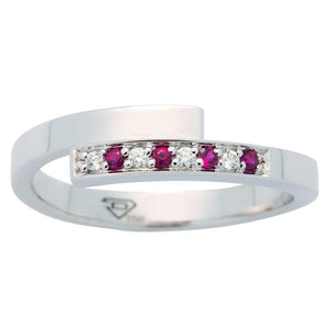 Bague en or blanc sertie de rubis et de diamants.-Bagues pierres précieuses-Marque:Référence: D9.14-BTRU-O BMétal: Or blancTitre: 18 caratsPoids du métal: 3,40 GrType de pierre: Rubis(s)Poids: 0,04 CtForme - taille: RondeType de pierre (2): Diamant(s)Poids (2): 0,04 CtForme - taille (2): Taille brillantCouleur (2): FPureté (2): SI1Comment choisir sa taille de doigt:cliquer pour découvrir notre guide des tailles imprimable-DIAM'S- -DIAM'S NC