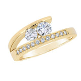 Bague en or jaune sertie de diamants.-Bagues diamants-Marque:Référence: D9.138Métal: Or jauneTitre: 18 caratsPoids du métal: 5,00 GrType de pierre: Diamant(s)Poids: 0,30 CtForme - taille: Taille brillantCouleur: FPureté: SI1Type de pierre (2): Diamant(s)Poids (2): 0,20 CtForme - taille (2): Taille brillantCouleur (2): FPureté (2): SI1Comment choisir sa taille de doigt:cliquer pour découvrir notre guide des tailles imprimable-DIAM'S- -DIAM'S NC