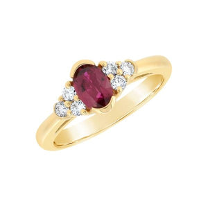 Bague en or jaune sertie d'un rubis et de diamants.-Bagues pierres précieuses-Marque:Référence: D9.116-RUMétal: Or jauneTitre: 18 caratsPoids du métal: 3,00 GrType de pierre: Rubis(s)Poids: 0,50 CtForme - taille: Taille ovaleCouleur: RougeType de pierre (2): Diamant(s)Poids (2): 0,18 CtForme - taille (2): Taille brillantCouleur (2): FPureté (2): SI1Comment choisir sa taille de doigt:cliquer pour découvrir notre guide des tailles imprimable-DIAM'S- -DIAM'S NC