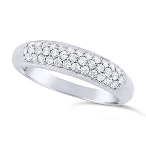 Bague jonc en or blanc sertie de diamants.-Bagues diamants-Marque:Référence: D2.22-OBMétal: Or blancTitre: 18 caratsPoids du métal: 3,00 GrType de pierre: Diamant(s)Poids: 0,37 CtForme - taille: Taille brillantCouleur: FPureté: SI1Comment choisir sa taille de doigt:cliquer pour découvrir notre guide des tailles imprimable-DIAM'S- -DIAM'S NC