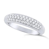 Bague jonc en or blanc sertie de diamants.-Bagues diamants-Marque:Référence: D2.22-OBMétal: Or blancTitre: 18 caratsPoids du métal: 3,00 GrType de pierre: Diamant(s)Poids: 0,37 CtForme - taille: Taille brillantCouleur: FPureté: SI1Comment choisir sa taille de doigt:cliquer pour découvrir notre guide des tailles imprimable-DIAM'S- -DIAM'S NC