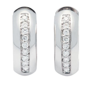 Boucles d'oreilles en or blanc serties de diamants.-Boucles d'oreilles diamants-Marque:Référence: D6.36-OBMétal: Or blancTitre: 18 caratsPoids du métal: 5,30 GrType de pierre: Diamant(s)Poids: 0,18 CtForme - taille: Taille brillantCouleur: FPureté: SI1-DIAM'S- -DIAM'S NC