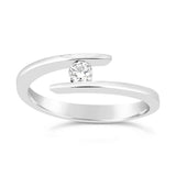 Solitaire en or blanc serti d'un diamant.-Solitaires-Marque:Référence: D0.67-OBMétal: Or blancTitre: 18 caratsPoids du métal: 3,60 GrType de pierre: Diamant(s)Poids: 0,10 CtForme - taille: Taille brillantCouleur: FPureté: SI1Comment choisir sa taille de doigt:cliquer pour découvrir notre guide des tailles imprimable-DIAM'S- -DIAM'S NC