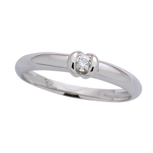Solitaire en or blanc sertie d'un diamant.-Solitaires-Marque:Référence: D0.218-OBMétal: Or blancTitre: 18 caratsPoids du métal: 2,00 GrType de pierre: Diamant(s)Poids: 0,06 CtForme - taille: Taille brillantCouleur: FPureté: SI1Comment choisir sa taille de doigt:cliquer pour découvrir notre guide des tailles imprimable-DIAM'S- -DIAM'S NC
